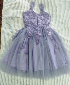 Vestido lila elegante en tonos pastel, cómodo y perfecto para eventos especiales